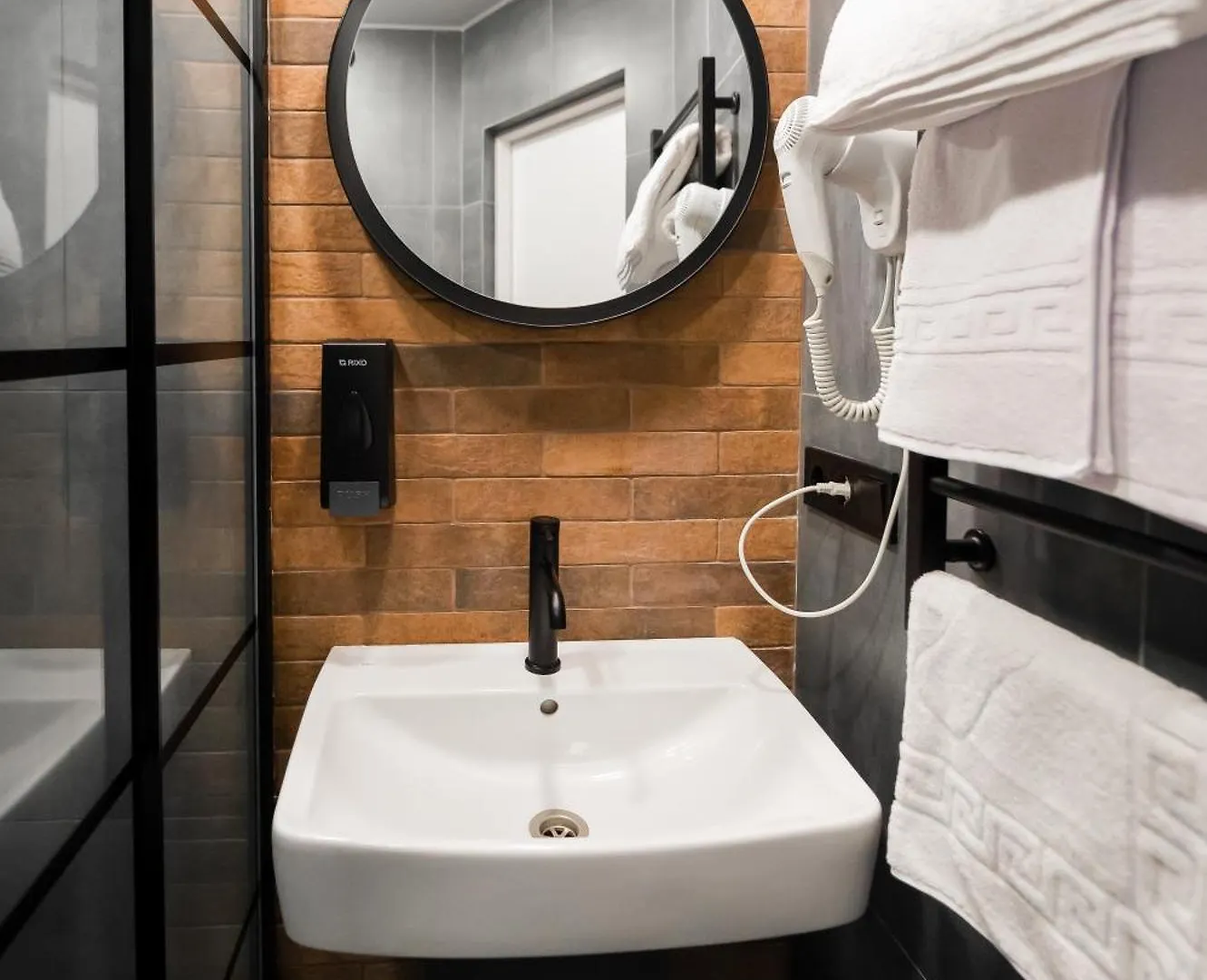 Myfreedom Апартаменти Братиславська 4 Kyiv Apartment